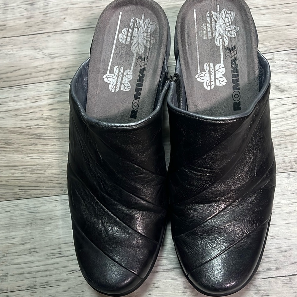 Women’s Romika Clogs
